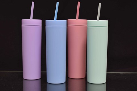 NM PLASTIC CUP W/STRAW 84220 